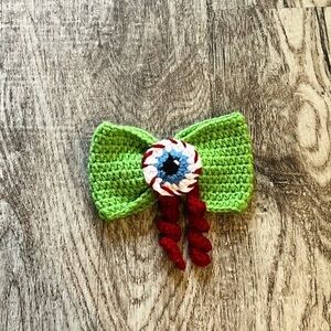 Eyeball bow hair clip handmade crochet green